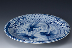 藍染め金魚柄の絵皿